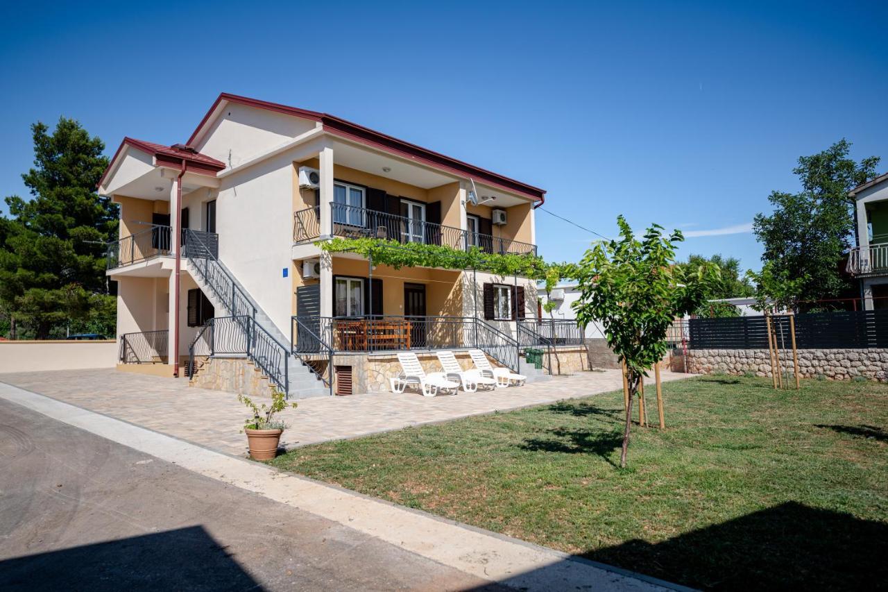 Apartments Zora Seline Εξωτερικό φωτογραφία