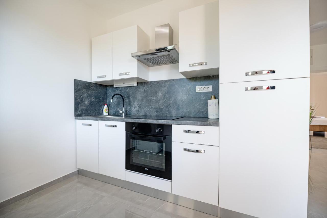 Apartments Zora Seline Εξωτερικό φωτογραφία